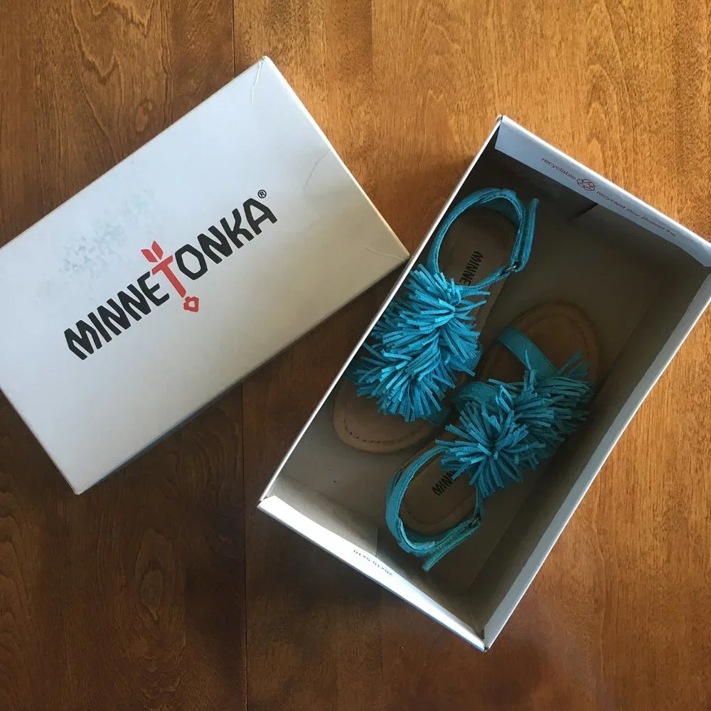 Minnetonka pompom fringe sandals 10